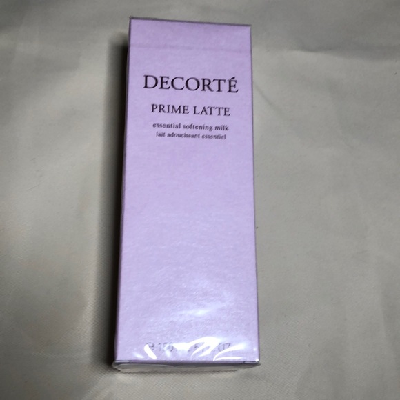 Decorte Prime Latte Essential Softening Milk Emulsion 150ml Sealed NIB - Picture 1 of 12